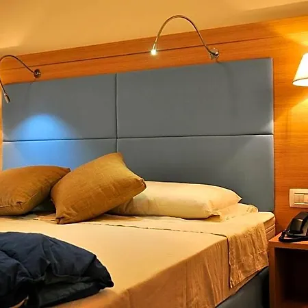 Hotel 325 Tor Vergata 3*