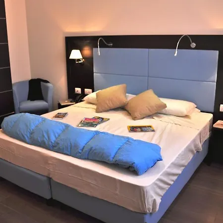 325 Tor Vergata 3* Roma