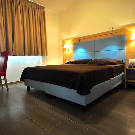 325 Tor Vergata Hotel