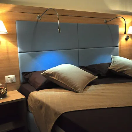 325 Tor Vergata 3* Roma