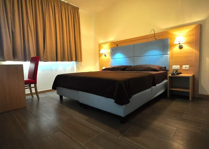 325 Tor Vergata Hotel