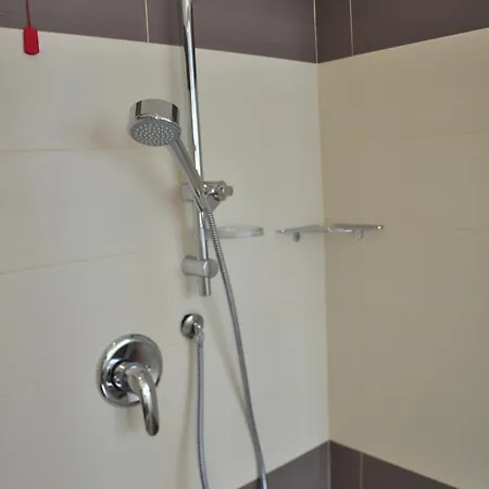 فندق 325 Tor Vergata روما
