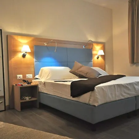فندق 325 Tor Vergata 3*