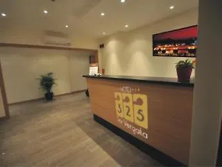 فندق 325 Tor Vergata روما